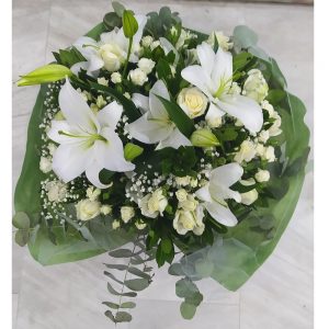 Μπουκέτο με Λευκά Λίλιουμ και Τριαντάφυλλα