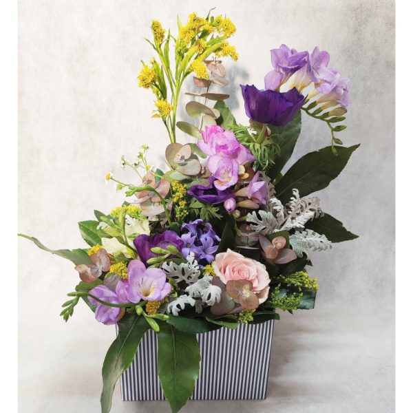 beautiful flowers arrangement for engagement